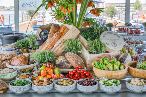 Uniworld Bon Voyage - La Belle Etoile 2.jpg